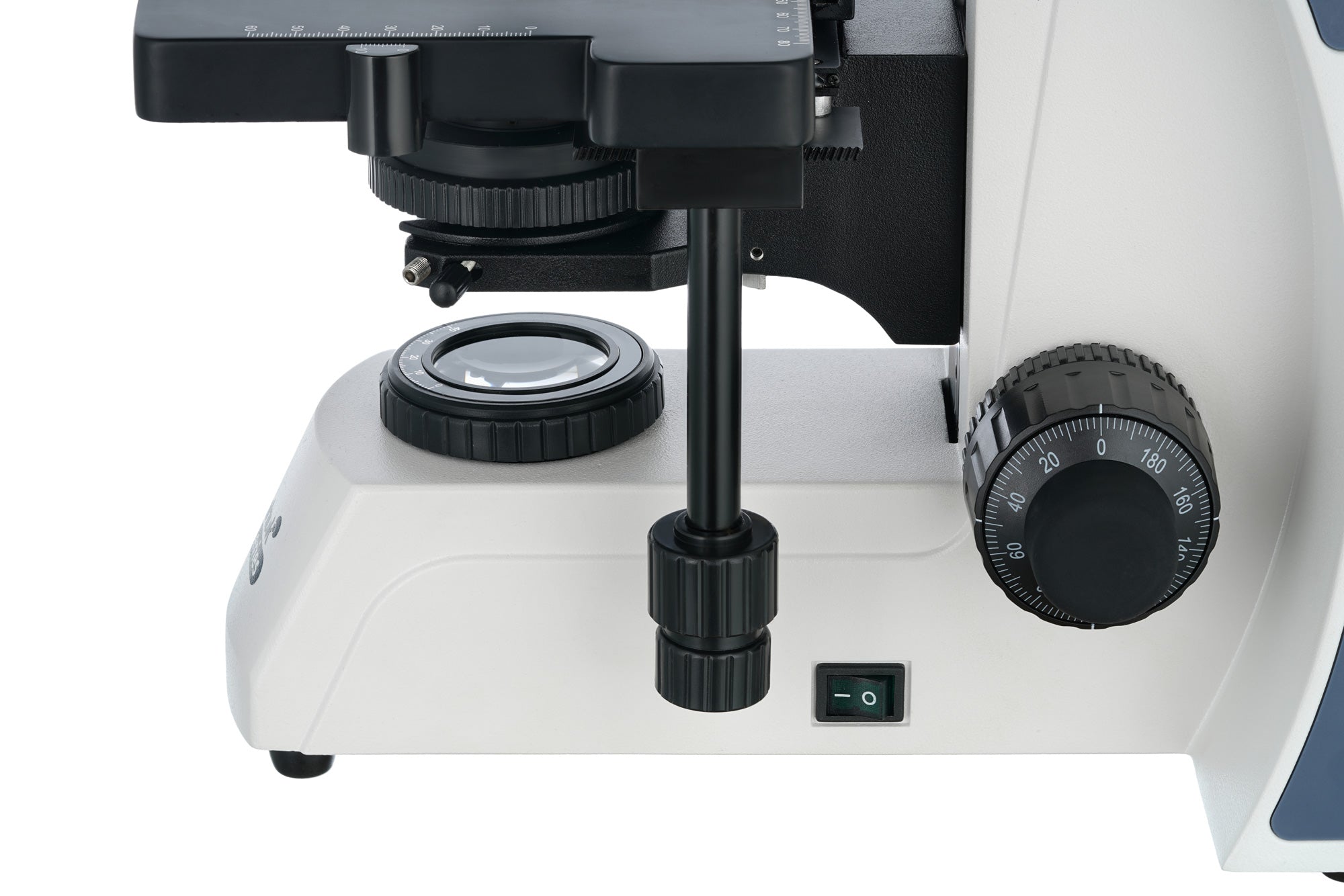 Microscopio trinoculare digitale Levenhuk MED D40T