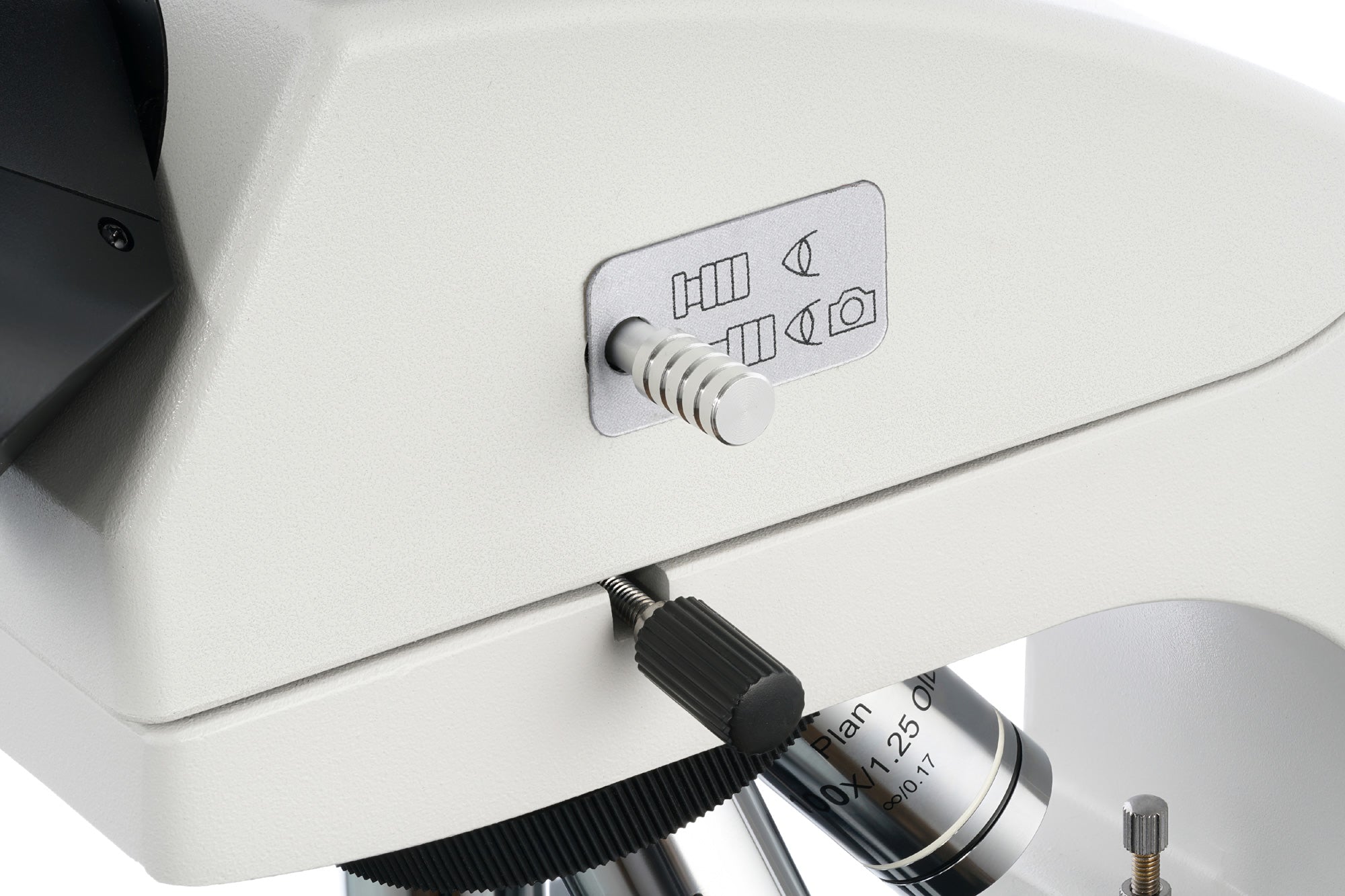 Microscopio trinoculare digitale Levenhuk MED D40T LCD