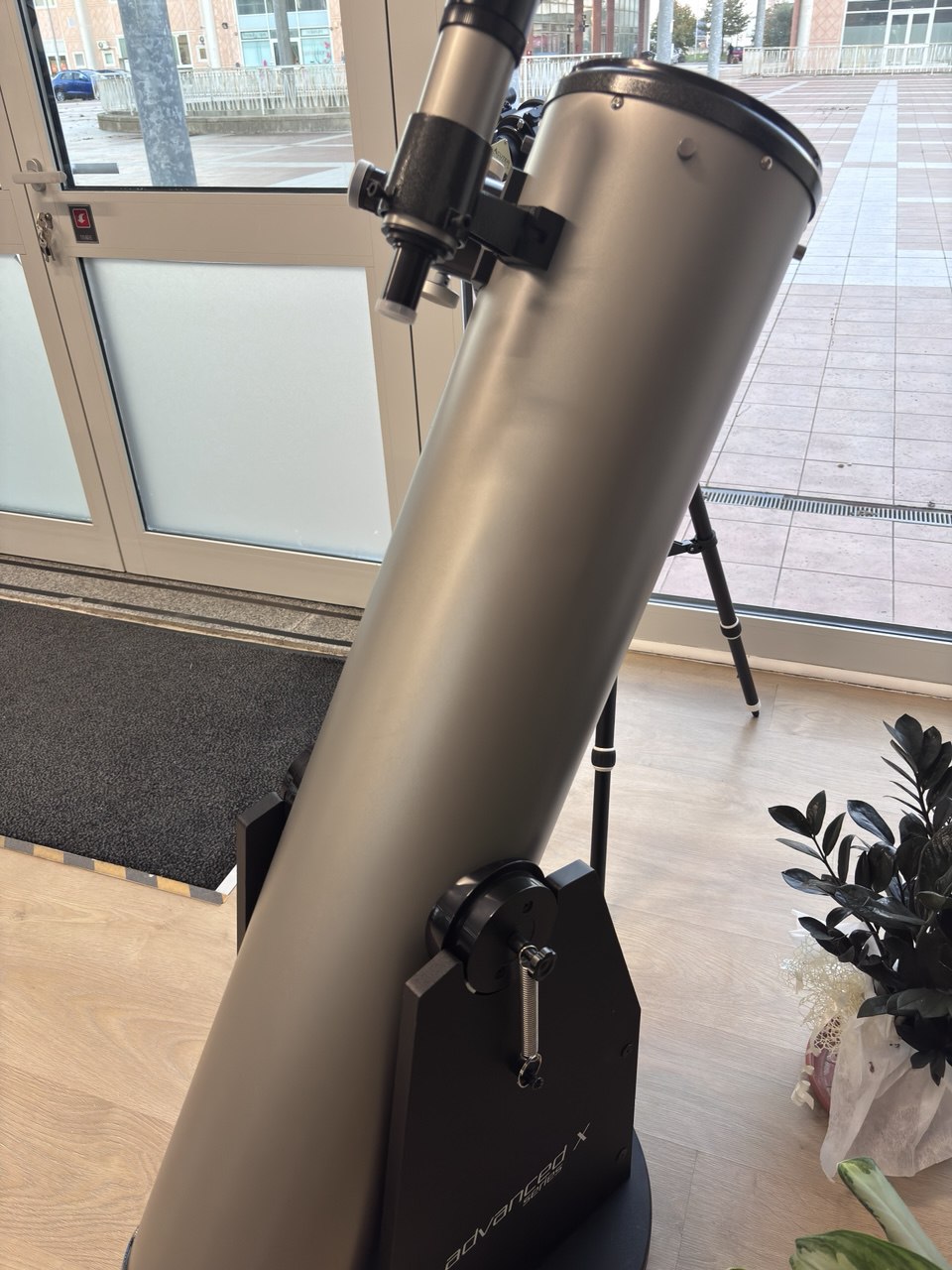 OMEGON DOBSON ADVANCED TELESCOPE XN 203/1200