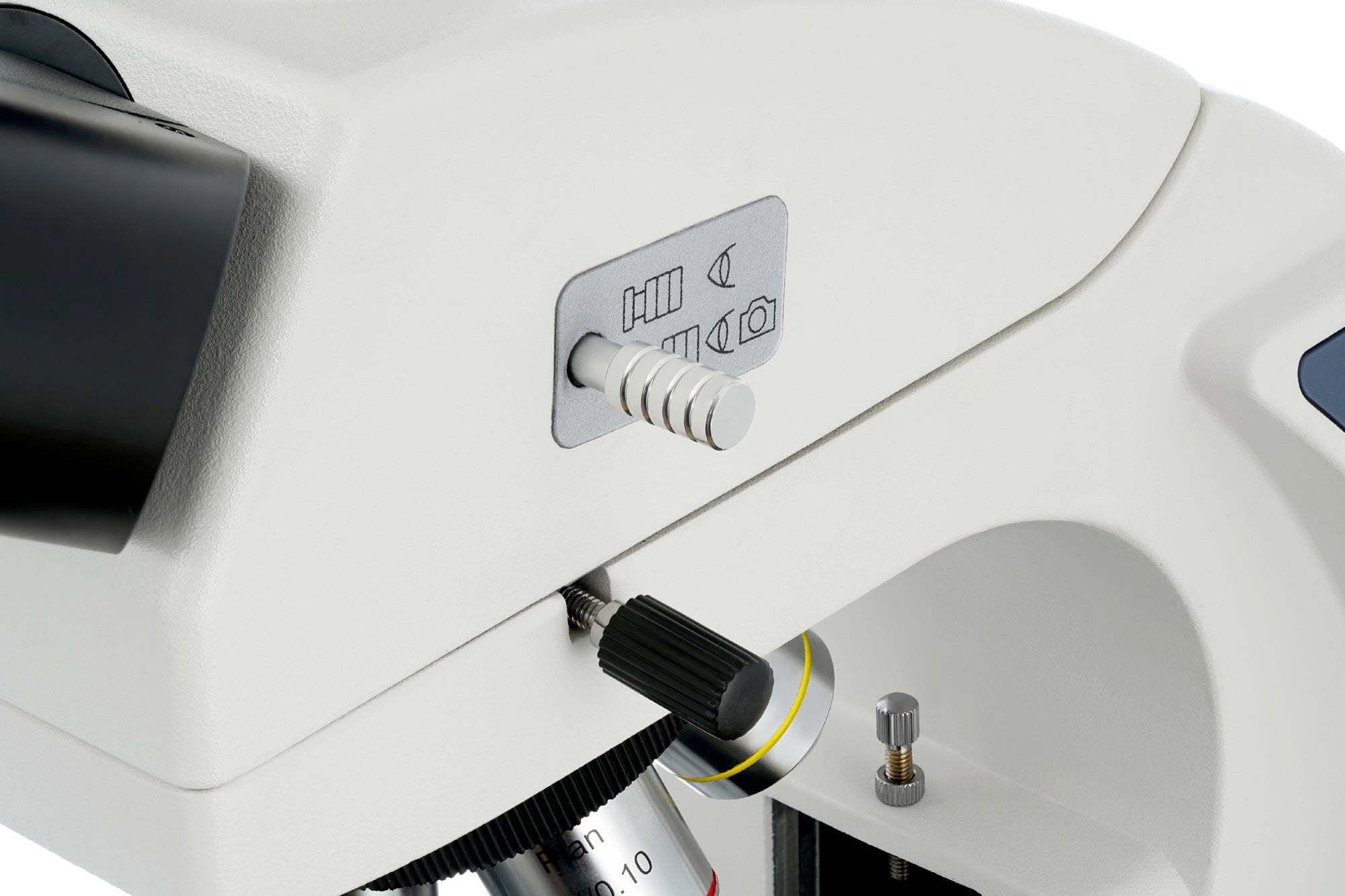 Microscopio trinoculare digitale Levenhuk MED D40T