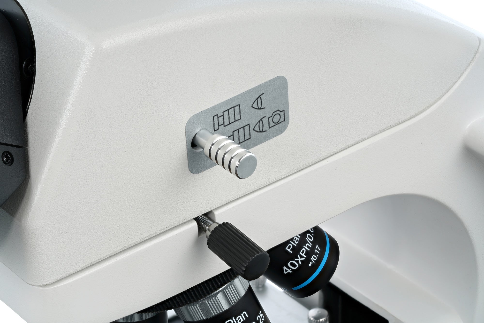 Microscopio trinoculare Levenhuk MED 45T