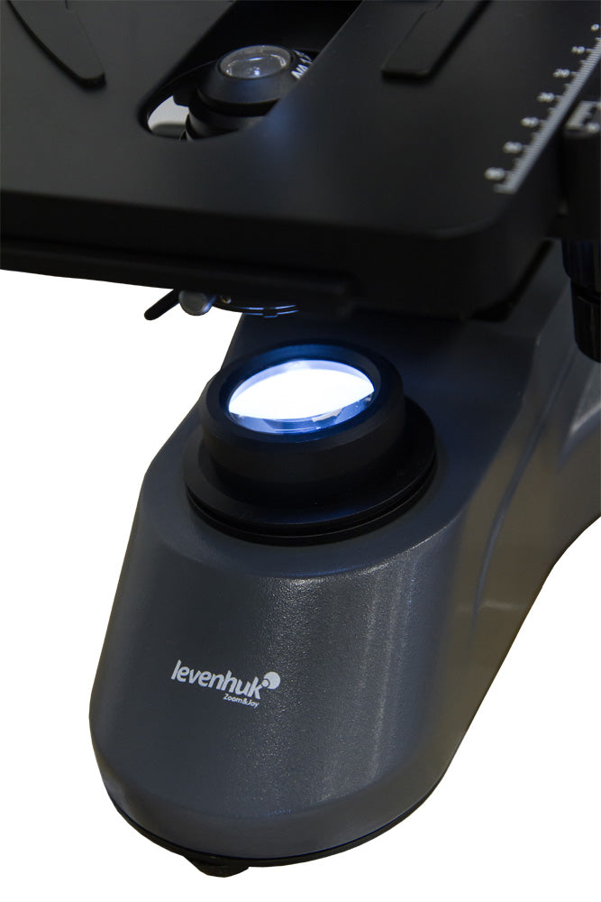 Microscopio trinoculare Levenhuk 740T